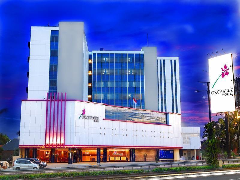 Orchardz Hotel Bandara Tangerang Ngoại thất bức ảnh